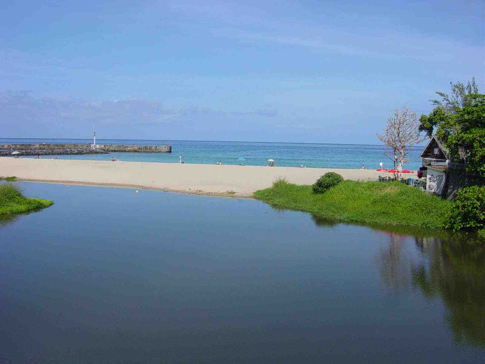 La sortie du port de Saint Gilles